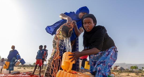 The drought in Somalia is starving the population.