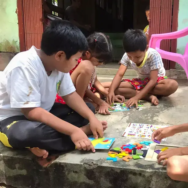 children reading books